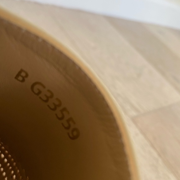 🚫SOLD! CHANEL IVORY LAMBSKIN LEATHER ESPADRILLES - Picture 11 of 13